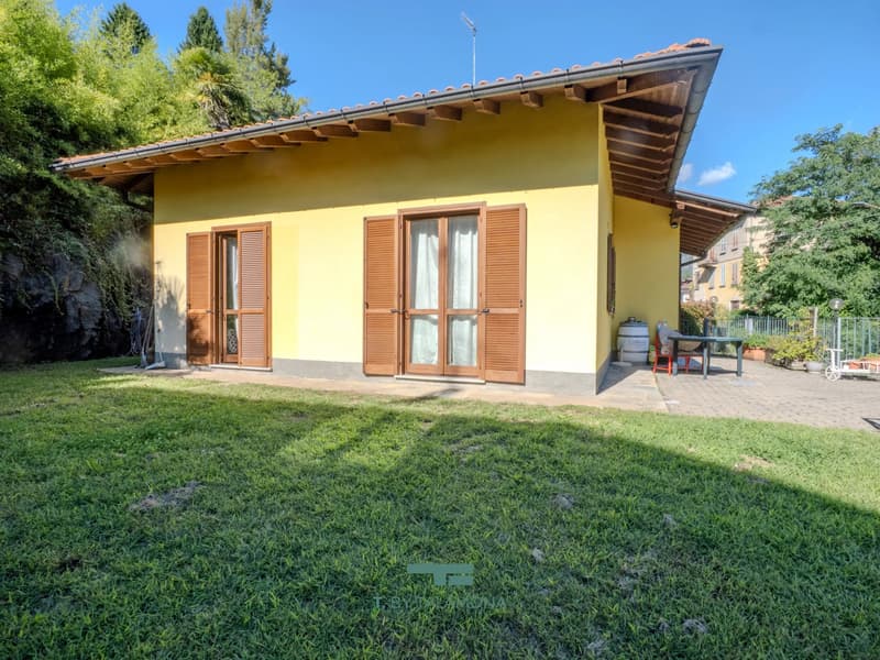 Apartment with garden and garage (4)