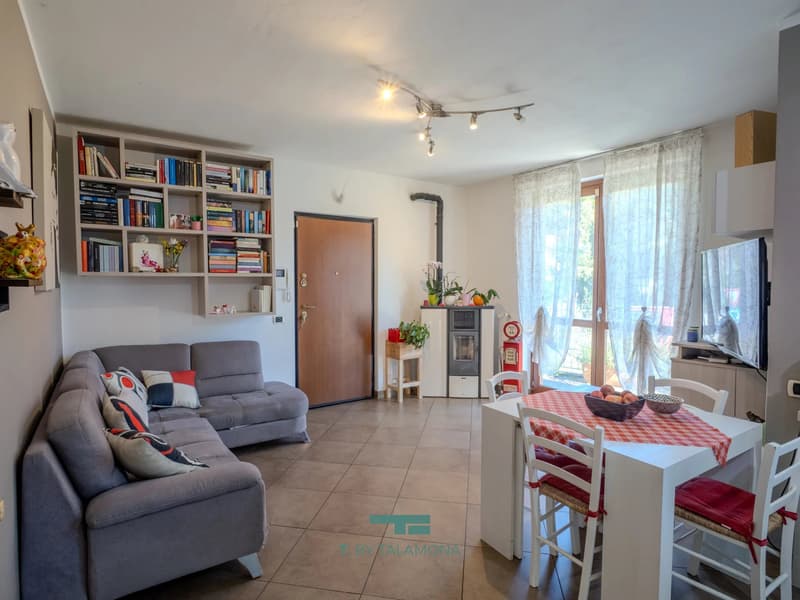 Apartment with garden and garage (7)