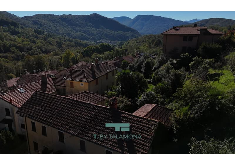 Grande maison à rénover dans le village historique de Due Cossani (11)