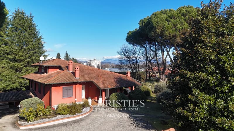 Elegante Villa mit Pool und Garten in Dormelletto (4)