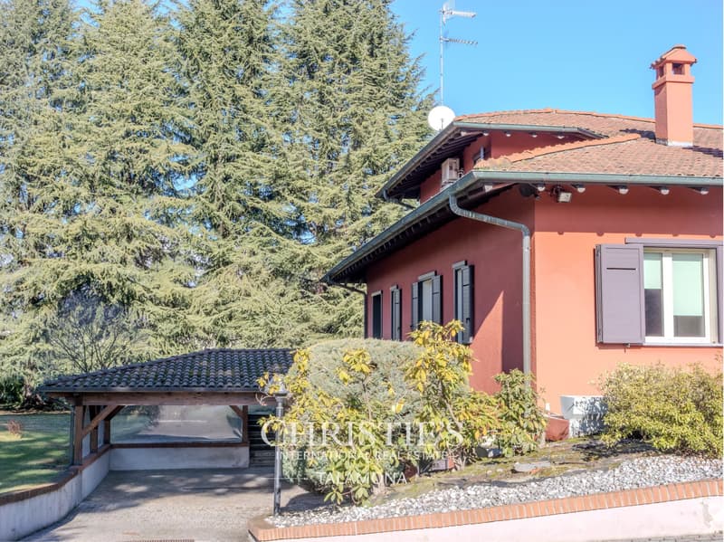 Elegante Villa mit Pool und Garten in Dormelletto (3)