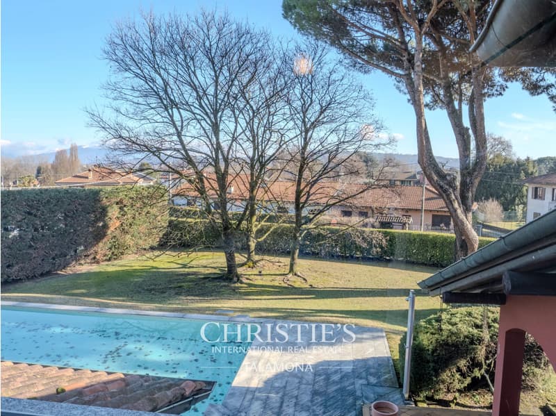 Elegante Villa mit Pool und Garten in Dormelletto (7)