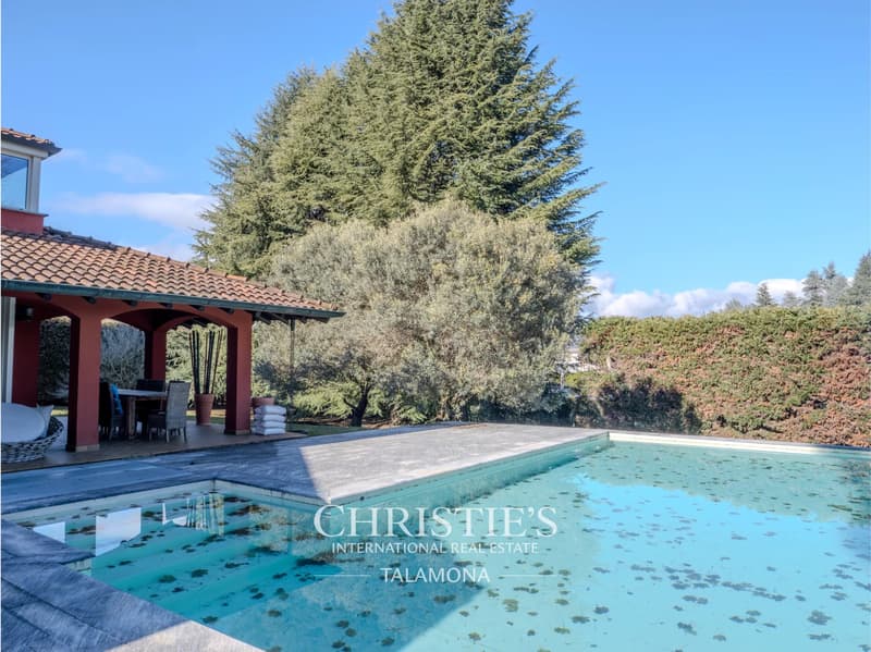 Elegante Villa mit Pool und Garten in Dormelletto (5)