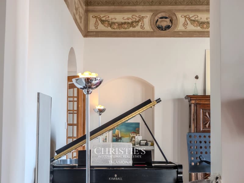 Elegante Villa mit wunderschönem Seeblick in Besozzo (6)