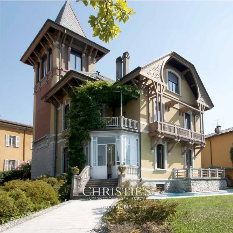 Ikonische Jugendstilvilla mit Blick auf den Lago Maggiore ? Porto Valtravaglia (1)