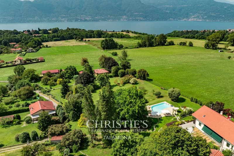 Villa mit Gästehaus und Garten in Porto Valtravaglia (4)