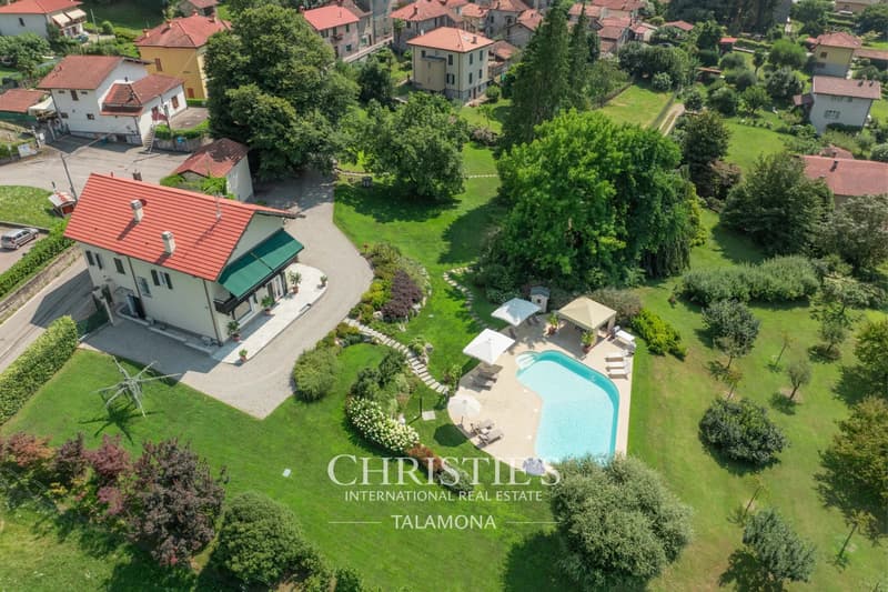 Villa mit Gästehaus und Garten in Porto Valtravaglia (2)