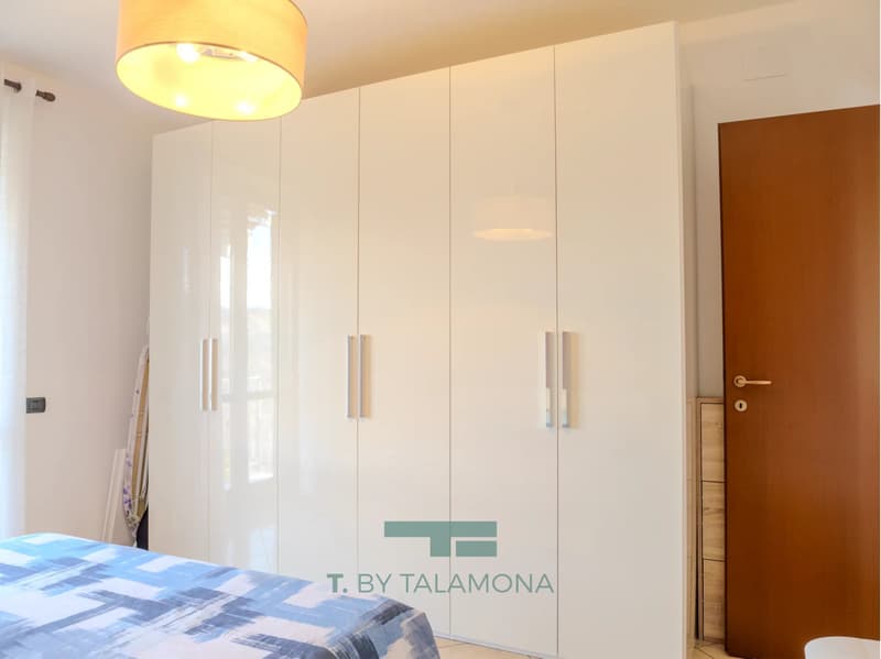 Ready-to-move-in 2-room apartment with balcony and double garage (10)