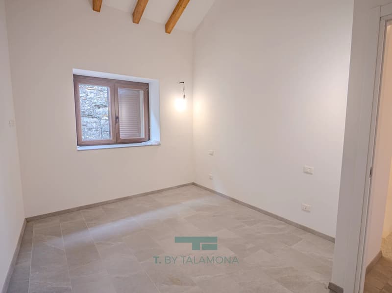 Appartement rénové sur deux niveaux dans le village de Nasca (8)