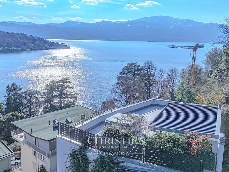 Elegantes Penthouse mit atemberaubendem Seeblick in Laveno-Mombello (3)