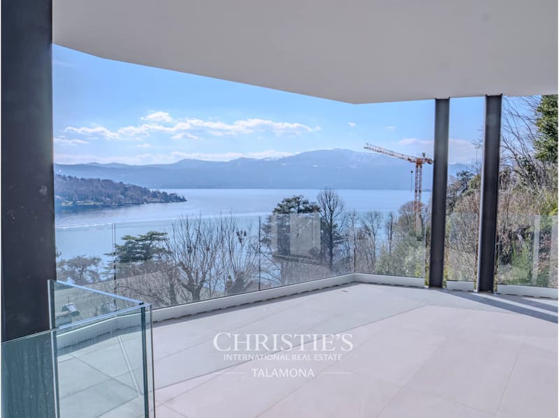 Elegantes Penthouse mit atemberaubendem Seeblick in Laveno-Mombello (10)