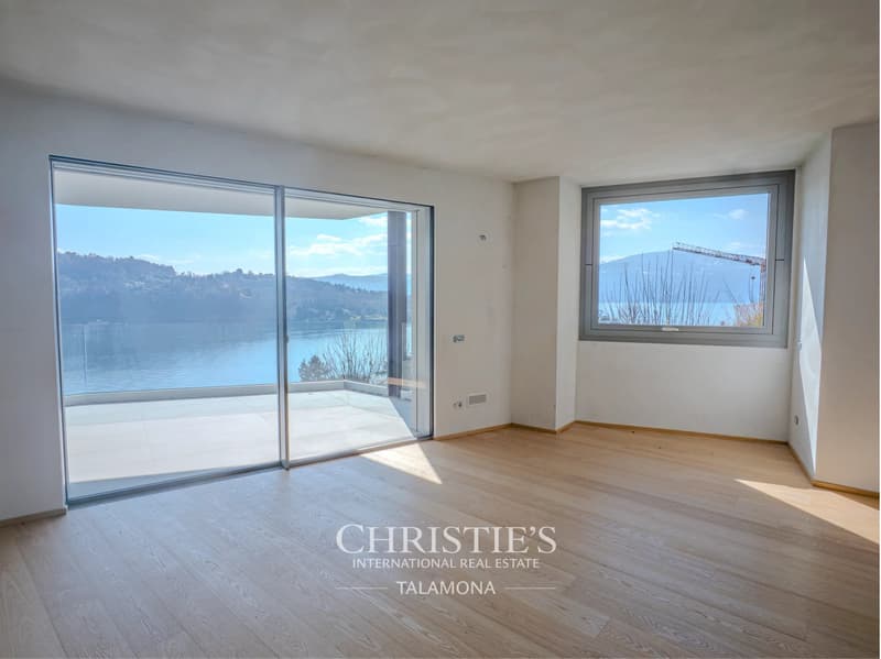 Elegantes Penthouse mit atemberaubendem Seeblick in Laveno-Mombello (4)