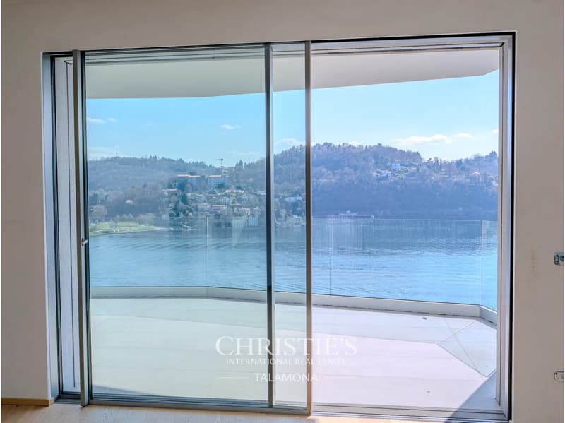 Elegantes Penthouse mit atemberaubendem Seeblick in Laveno-Mombello (7)