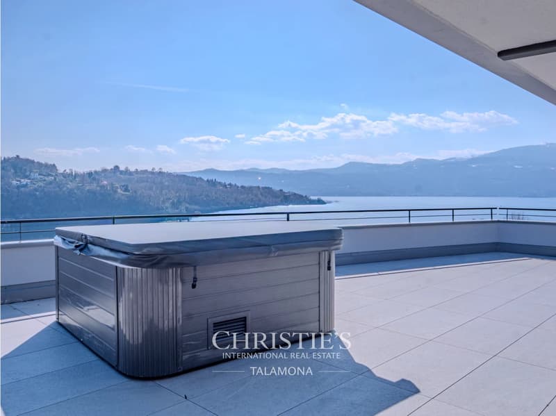 Elegantes Penthouse mit atemberaubendem Seeblick in Laveno-Mombello (8)