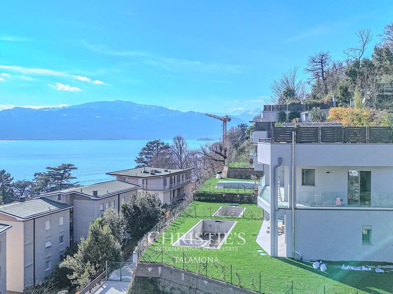 Dreizimmer-Penthouse mit herrlichem Seeblick in Laveno-Mombello (10)