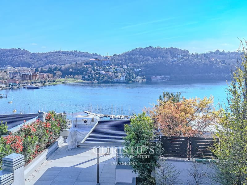 Dreizimmer-Penthouse mit herrlichem Seeblick in Laveno-Mombello (9)