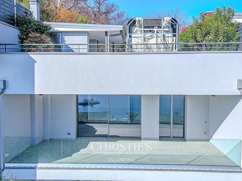 Dreizimmer-Penthouse mit herrlichem Seeblick in Laveno-Mombello (8)