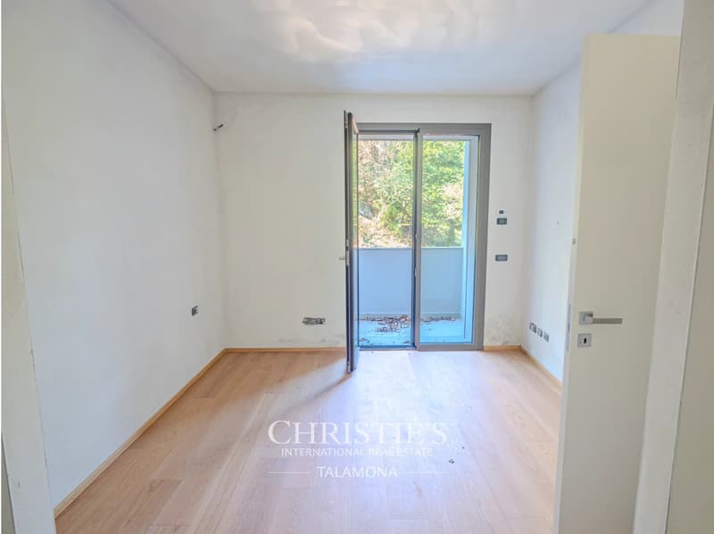 Dreizimmer-Penthouse mit herrlichem Seeblick in Laveno-Mombello (13)