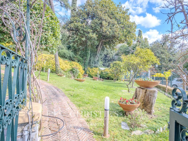 Renovierte Wohnung in Historischer Villa mit Garten und Meerblick ? Genua (5)