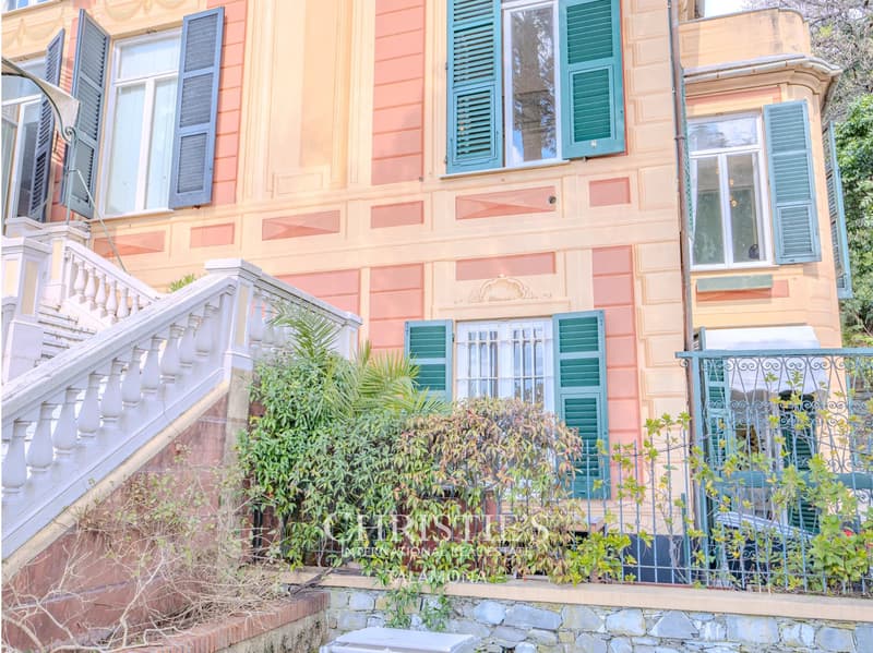 Renovierte Wohnung in Historischer Villa mit Garten und Meerblick ? Genua (4)