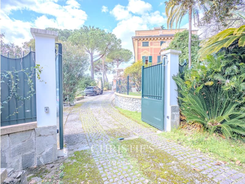 Renovierte Wohnung in Historischer Villa mit Garten und Meerblick ? Genua (6)