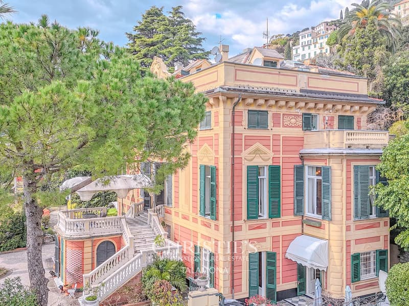 Renovierte Wohnung in Historischer Villa mit Garten und Meerblick ? Genua (2)