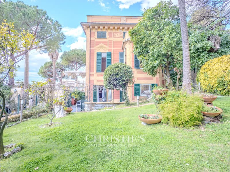 Renovierte Wohnung in Historischer Villa mit Garten und Meerblick ? Genua (3)