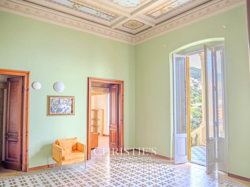 Elegante Villa zur Renovierung mit Meerblick in Zoagli (2)