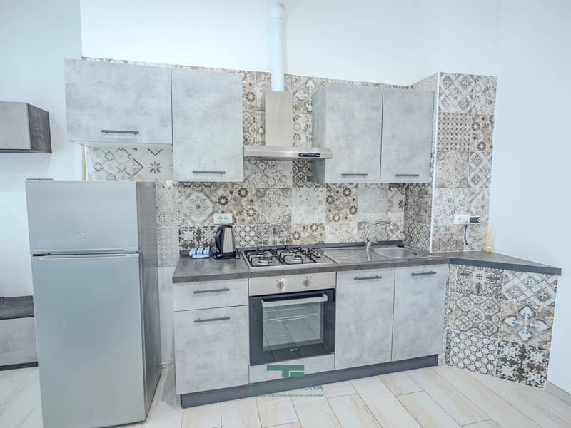 Kürzlich renovierte Zweizimmerwohnung im Zentrum von Porto Valtravaglia (4)