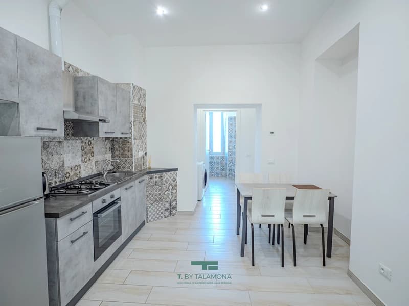 Kürzlich renovierte Zweizimmerwohnung im Zentrum von Porto Valtravaglia (3)