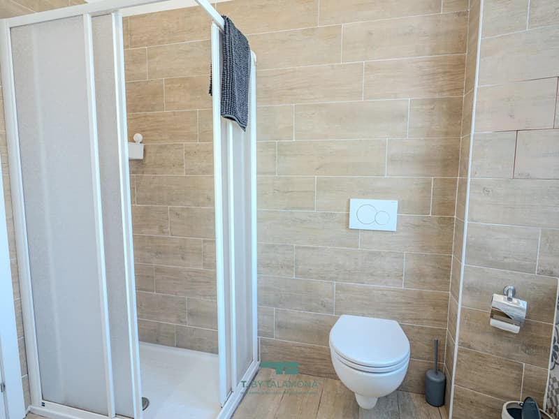 Kürzlich renovierte Zweizimmerwohnung im Zentrum von Porto Valtravaglia (8)