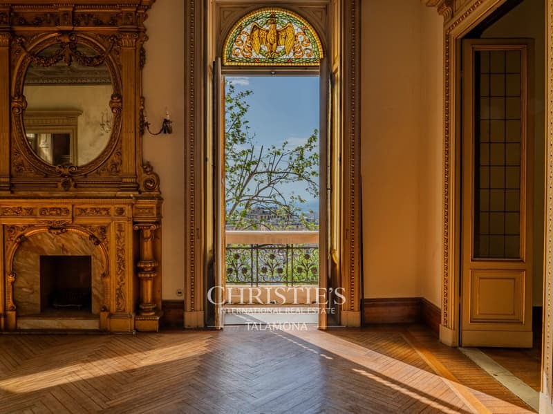 Historische Villa-Wohnung mit großzügigen Terrassen in Castelletto (1)