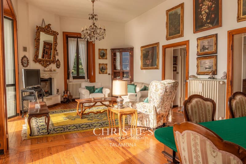 Seevilla mit Garten und direktem Wasserzugang am Lago Maggiore, Maccagno (4)