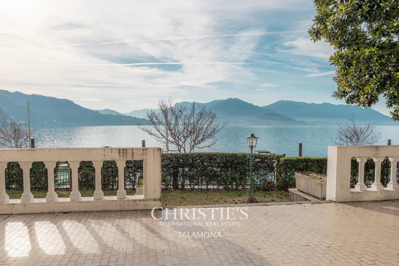Seevilla mit Garten und direktem Wasserzugang am Lago Maggiore, Maccagno (2)