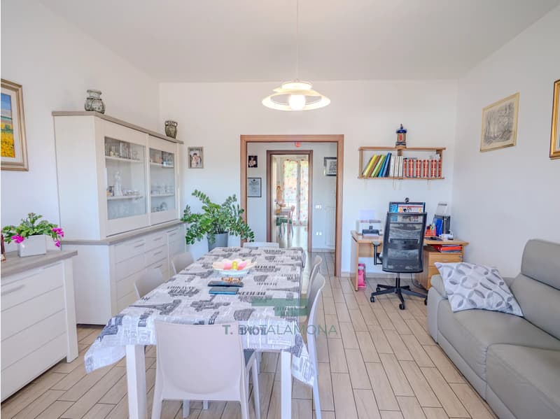 Großzügige Renovierte 3-Zimmer-Wohnung in Ruhiger und Grüner Wohnlage (6)