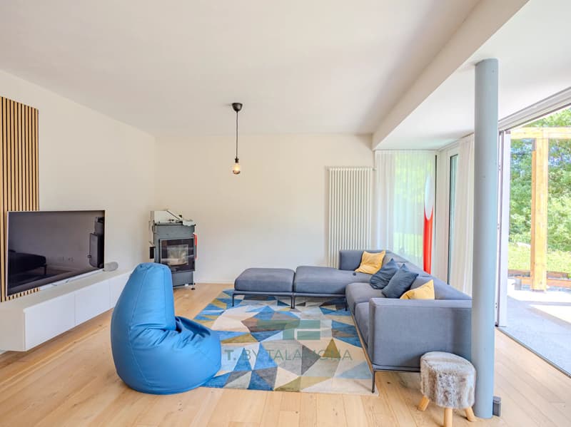 ELEGANT RENOVIERTE FREISTEHENDE VILLA MIT PRIVATGARTEN IN CUASSO AL MONTE (8)