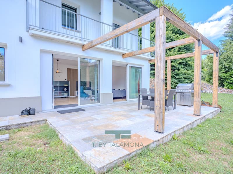 ELEGANT RENOVIERTE FREISTEHENDE VILLA MIT PRIVATGARTEN IN CUASSO AL MONTE (2)