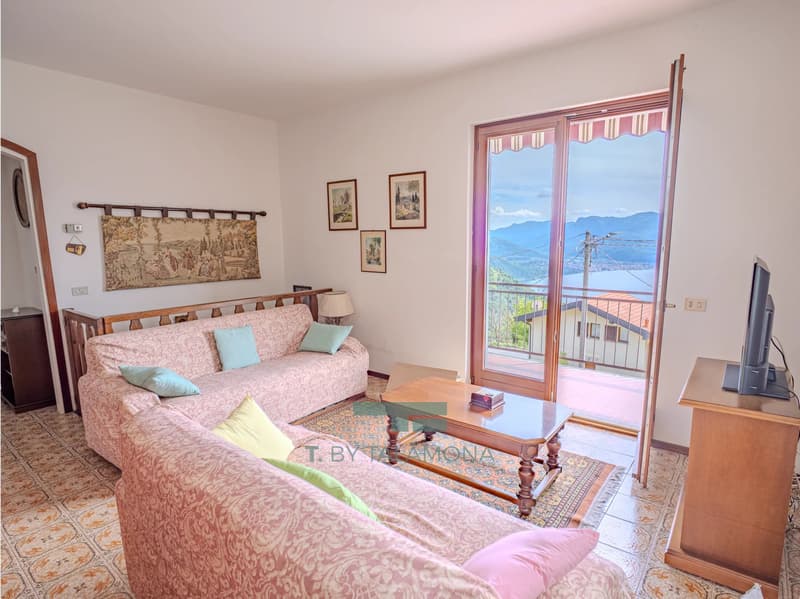 Freistehendes Haus mit Privatgarten und traumhaftem Blick auf den Lago Maggiore in Campagnano (3)