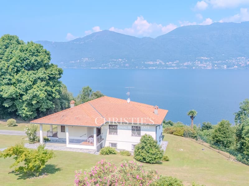 Exklusive Villa mit Pool und einzigartigem Panoramablick auf den Lago Maggiore (5)