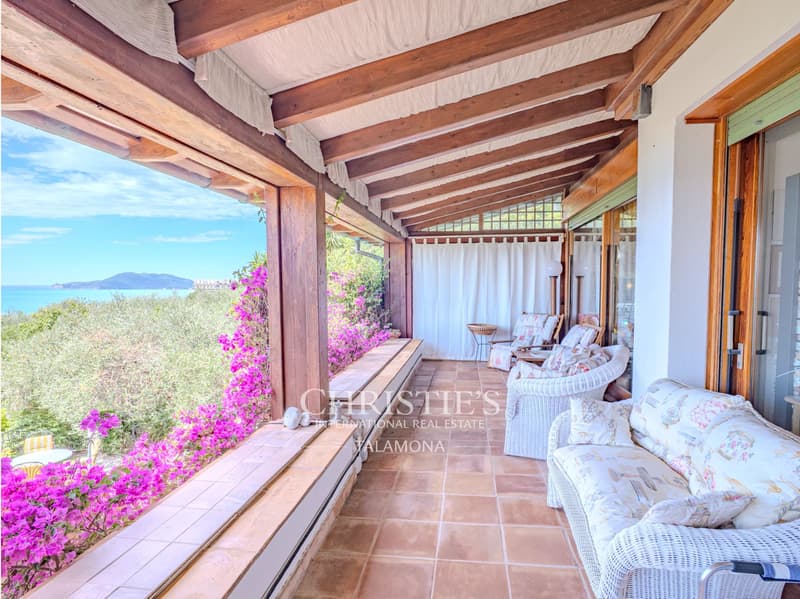 Exklusive freistehende Villa mit Pool und atemberaubendem Meerblick in Lerici, Golf der Poeten (9)