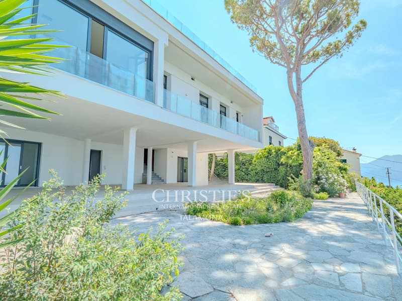 Sori ? Exklusive moderne minimalistische Villa mit Park und Meerblick (8)