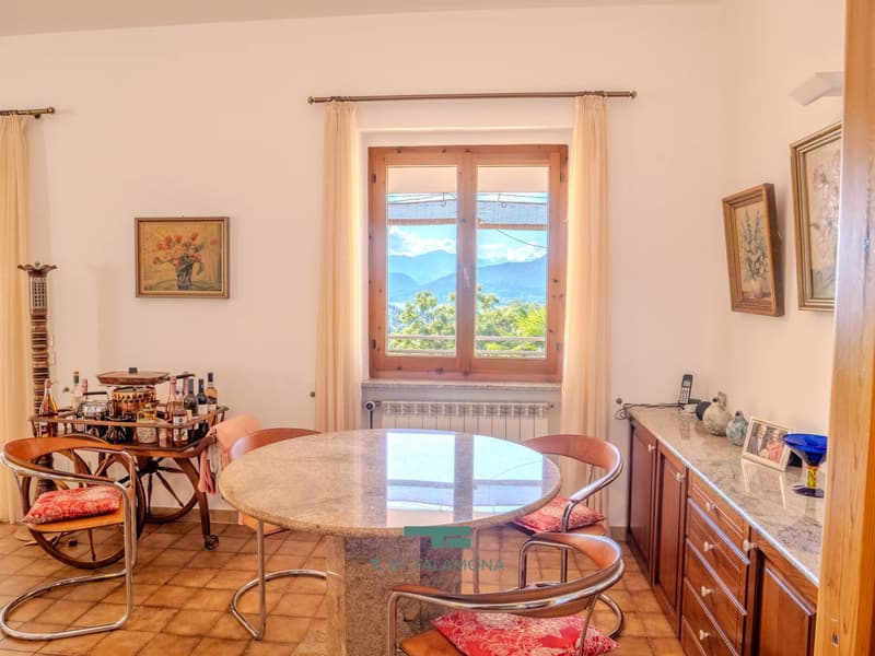 Einfamilienhaus mit Seeblick in Porto Valtravaglia (11)