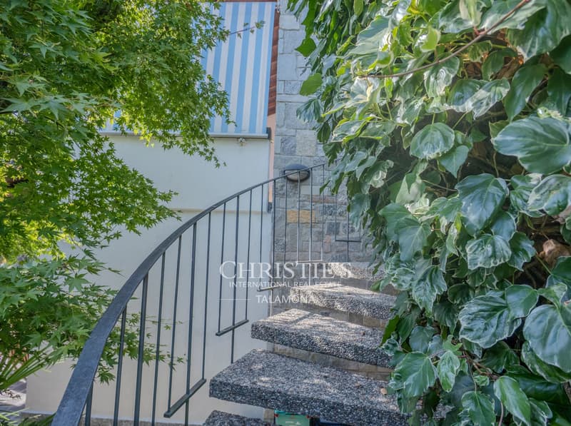 VILLA MIT SEEBLICK UND GROSSEM GARTEN (8)