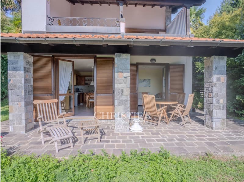 VILLA MIT SEEBLICK UND GROSSEM GARTEN (6)
