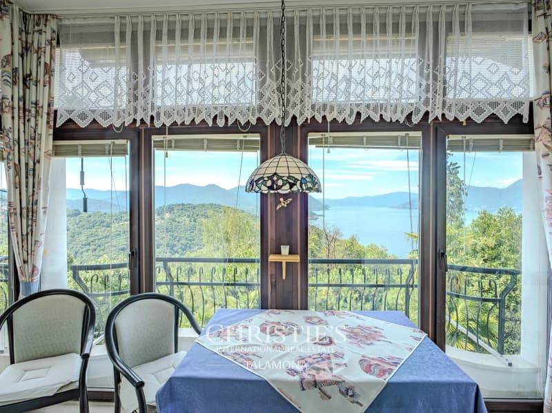 Appartement mit Seeblick und Pool in Dumenza (2)