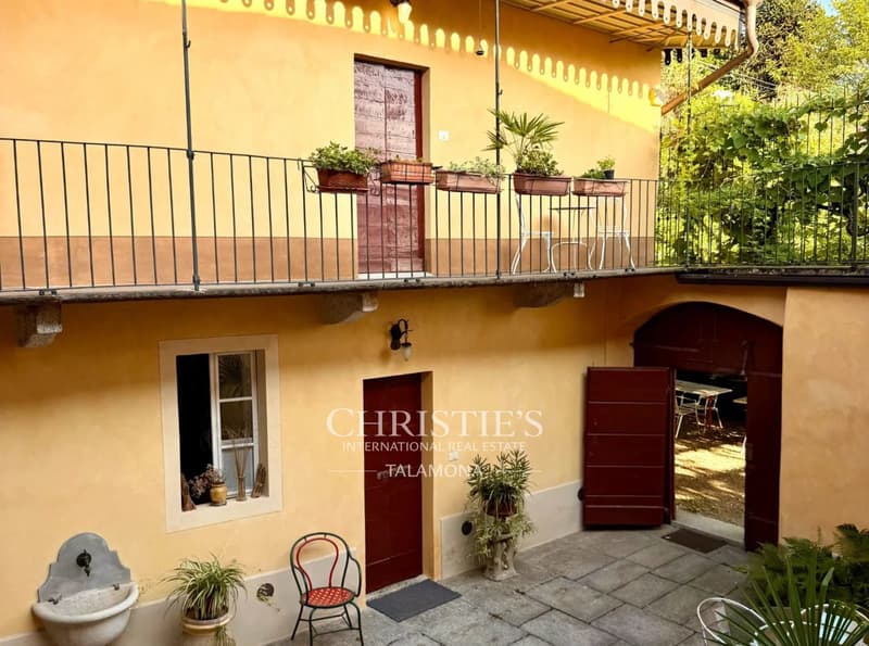 Casa Vallate, Landgut mit Weinberg und Park am Lago Maggiore, Castelveccana (7)