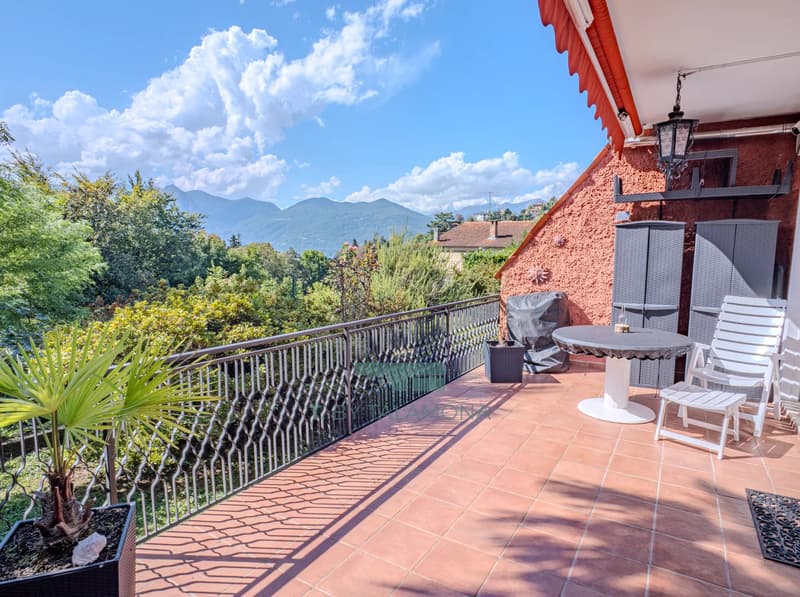 Geschmackvolle Terrassenwohnung in ruhiger, grüner Wohngegend von Luino (7)