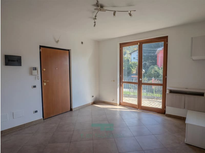 Wohnung mit Garten und Garage (7)