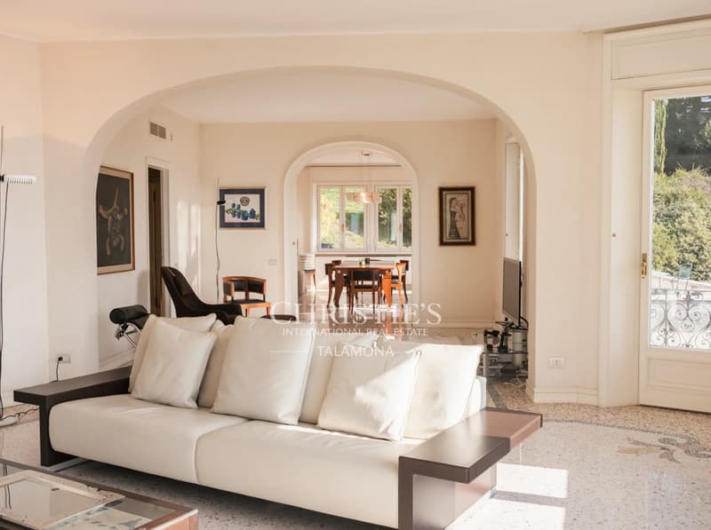 Designvilla mit Blick auf den Borromäischen Golf und Park (2)
