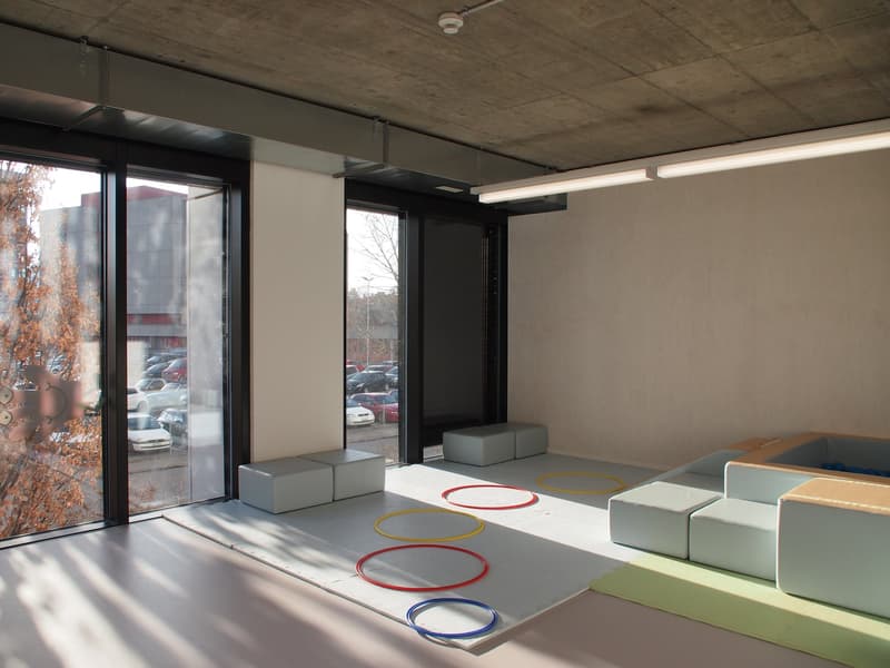 Espace de garde d'enfants spacieux sur deux niveaux – flexible, disponible immédiatement (2)